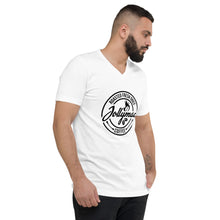 Załaduj obraz do przeglądarki galerii, T-shirt unisex z krótkim rękawem i dekoltem w szpic